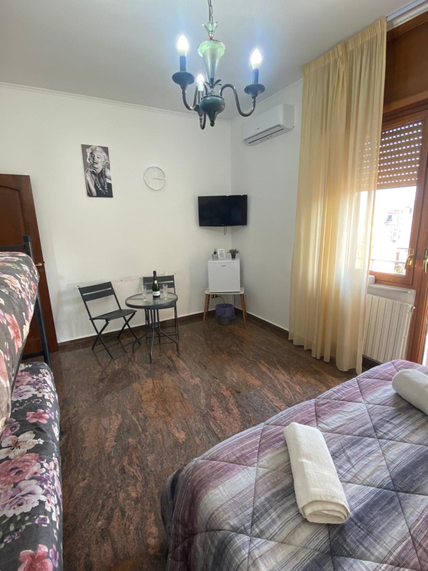 Silvana House Napoli Esterno foto